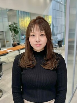 ガリカ 大名(Gallica) たっぷりレイヤーカットで毛流れもかわいいミディアムヘア