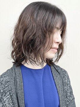 モリオ(morio) =くせ毛カットふわふわボブディ切りっぱなしボブ耳かけ30代40代