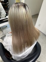 イロアイ(iro I)&nbsp;ブリーチ縮毛矯正