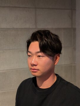 ワンワンオー バーバーショップ コンチネンタル(@110 BARBER SHOP continental) センターパート