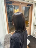 ロッカ(ROCCA) チェリーブラウン毛先ニュアンスのつやミディ