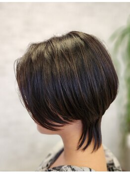 ヘアアンドネイルモア(HAIR NAIL more)の写真/乾かすだけでサロンの仕上がり。ハサミ1本で創る骨格補正カットで、忙しい朝も余裕のある美しさを。