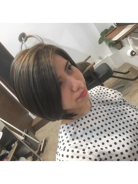 リップス ヘアー(Lips hair) ハイライトを入れたAddicthy外国人艶カラー♪