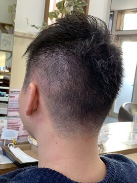 コアフィールフィス(COIFFURE fils) 《見附　今町》メンズ刈り上げ　ソフトモヒカン