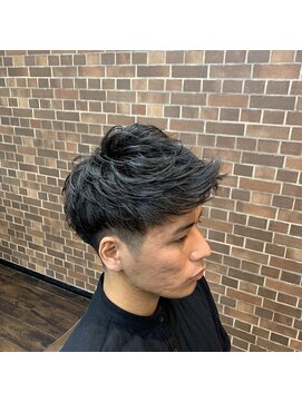 クリエイティブ ヘアー ワタナベ(Creative Hair Watanabe) ジェットモヒカン/ツーブロック刈り上げ/バーバースタイル