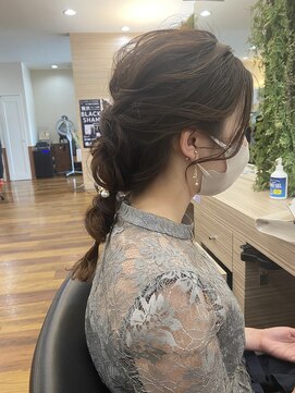 アローズソワン(HELLO'S SOIN) 視線を集める変形網おろしスタイル