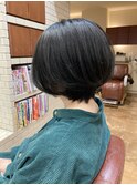 くびれショート　ショートボブ　前髪なしショートボブ