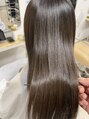 トイロ(TOIRO)&nbsp;髪質改善カラーは施術前より艶やかになりまとまります。