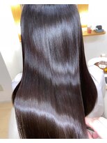 アヴェイ(AVE)&nbsp;ロングヘアーも高濃度水素ミネコラで潤い艶髪に