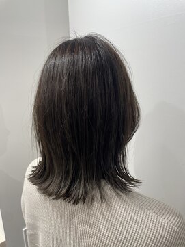 カエラ バイ アメリ(kaela by ameri) 【kaela 仲丸】品のある外ハネミディ