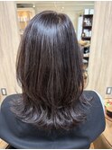 パープルを混ぜた艶カラーで深み◎