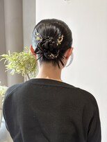ニア(nir.)&nbsp;#ハイライト　#パーティヘアアレンジ　#編みおろし