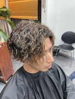 リベロ(Libero)&nbsp;前下がりマッシュ、ツイストスパイラル