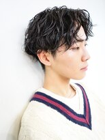 ウェイビーエフティフィフス 横浜西口(WAVEY ft.fifth)&nbsp;センターパート波巻きスパイラルツイストパーマメンズマッシュ