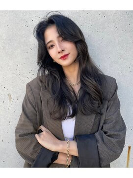 バレットプラス 銀座(VALETTE+) 前髪のない方の毛流れくびれヘア