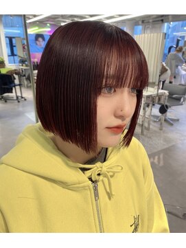 ユーフォリア 渋谷グランデ(Euphoria SHIBUYA GRANDE) ウィンターちゃん風　切りっぱなしボブ×ボルドーカラー♪