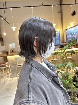 ソーコ(SOKO) ボブウルフ×ダークグレー