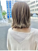 大人女性切りっぱなしロブ×ハイライトカラー×ヌーディベージュ