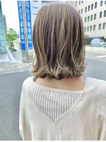 オーガニック アトリエ 大宮(organic+atelier) 大人女性切りっぱなしロブ×ハイライトカラー×ヌーディベージュ