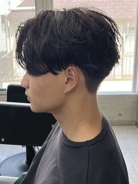 フイ 代々木(Hui) メンズ/アップバング/ツーブロックマッシュ/束感ショート波巻き