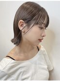 シルキーグレージュ 外ハネパーマ 切りっぱなしボブ t1016