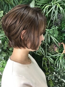 グラムアッシュ(GLAM ASH) ショートボブヘアー