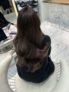 ロンドルピナス 小倉(Lond Lupinus) ミディアムレイヤーカット/似合わせカット/大人ガーリー/20代