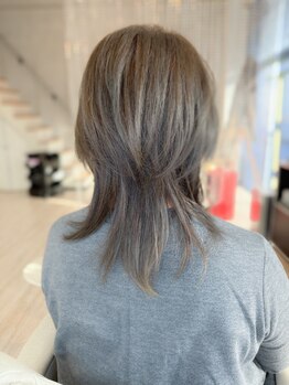 ファンタシー(FANTACY)の写真/「脱白髪染め」しなくても垢抜けカラーは可能です。「ヘアカラー」のエキスパートだから出せる透明感。