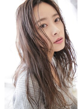 アティ(Atty) ナチュラルロング