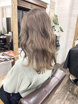 リリー シブヤ(Lilly shibuya) 【Lilly渋谷】#外国人風 #アッシュ #グレージュ