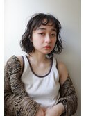 根本からゆるめのウェーブパーマオン眉ボブ