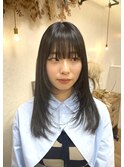 ダークカラー韓国20代前髪レイヤースタイル