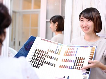 リトルスマイリー 鵠沼海岸店(Little Smiley)の写真/年齢と共に変わる髪質に対応できるのは大人女性美容師のみ在籍のサロンだから。女性の悩みは女性にお任せ。