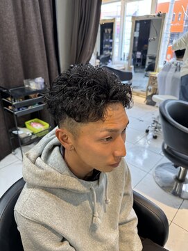 アイズ 海老名(AIZU) ツイストスパイラルパーマ ツイストパーマ アップバング 眉毛