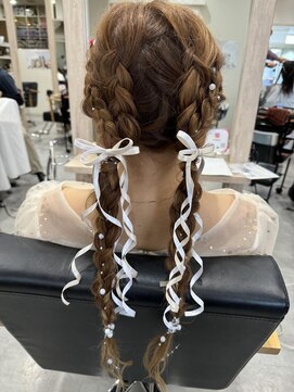 ヨロ(YoLo.) 編み込みツインテール