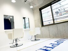 ザ サファイア(THE SAPPHIRE)の雰囲気（リラックスできる空間で世界一のヘアスタイルをご提供します！）
