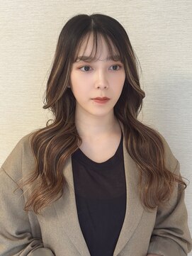 リングバイモアムー(Ring by Moremuu) くびれ巻きレイヤーカット