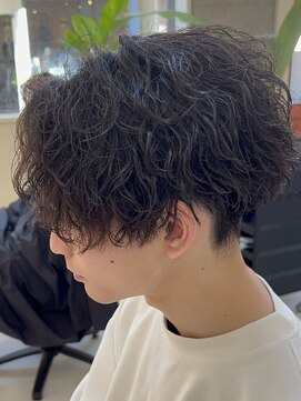 ラ ポルト ドゥ サワ(La Porte de SAWA) センターパート×波巻きツイスパ【メンズパーマ/メンズヘア】