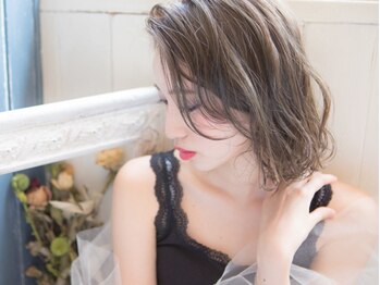 ラウ(Lau)の写真/【カット + リタッチorフルカラー + TOKIOtr¥13400】ベースの髪から輝かせるトレンド艶カラーで女子力UP♪