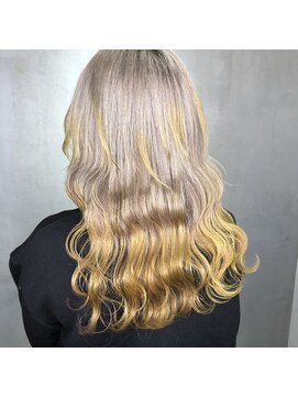 テテ(TETE) イエロー　長堀橋心斎橋