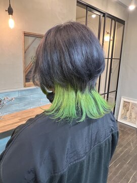 スパイス(SPICE) 蛍光色×無彩色の海月ウルフスタイル