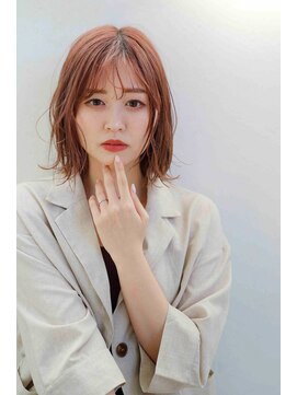 ベルフロック(belfloc) 小顔クラゲヘアー。黒髪ココアベージュでオリーブグレー。