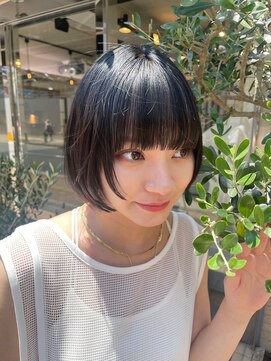 ヴィサージュバスク(VISAGE ba.s.k) シルエット職人◎顔まわりレイヤー