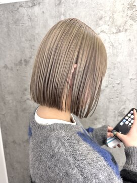 ルーツアイリー 心斎橋(ROOTS IRIE) 大人かわいい/ハイトーンボブ/ラインボブ/ブリーチ/グレージュ