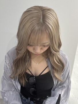 レアル 心斎橋 大阪(REAL) ホワイトベージュ