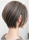 ショートボブ
