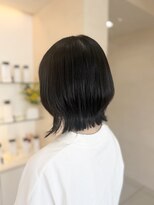 ヒビカ(HIBIKA)&nbsp;切りっぱなしレイヤーボブ｜軽やかに動く大人ボブ