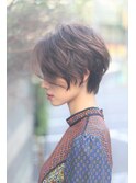 シナモングレージュ×フェザーショート