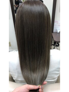 コレットヘア(Colette hair) グレー×マット