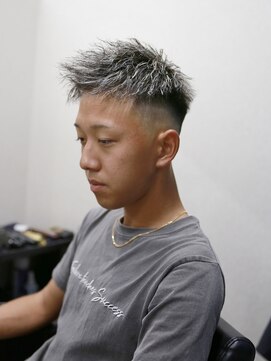 スラッシュ(SLASH) 短髪/ツイストスパイラル/スキンフェード/メンズパーマ/姫路